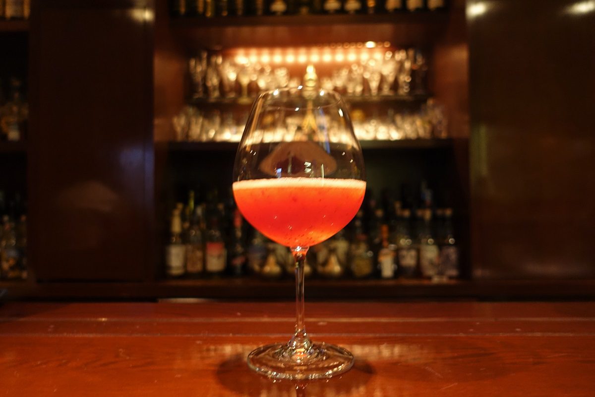 Bar Higuchiの苺とシャンパーニュのカクテル