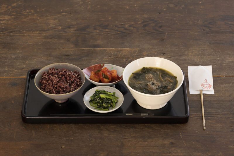 ポリフェ玄米®️と韓国産わかめたっぷりミヨック定食
