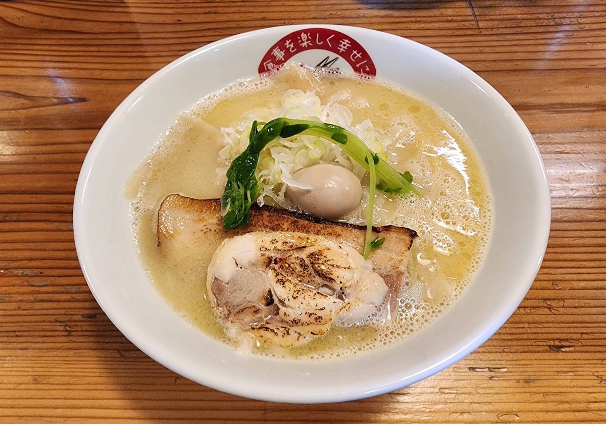 絶好鳥　鶏ワンタン麺