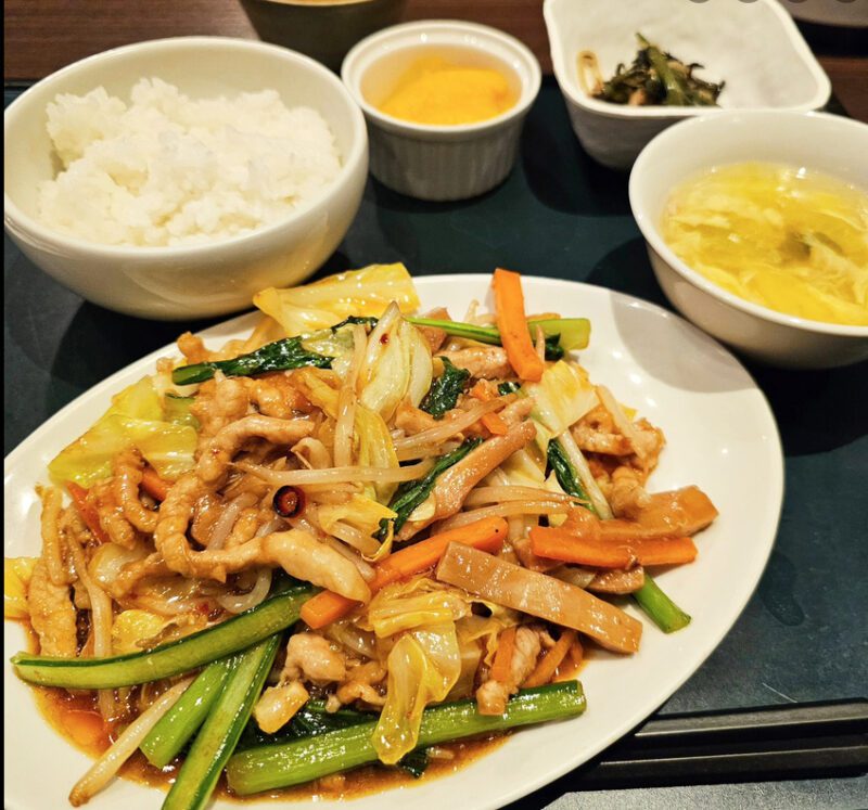 侑久上海　野菜と豚肉のBBQソース炒め