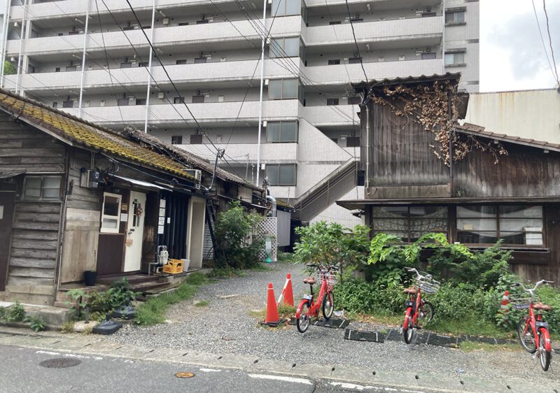 平尾山荘小路