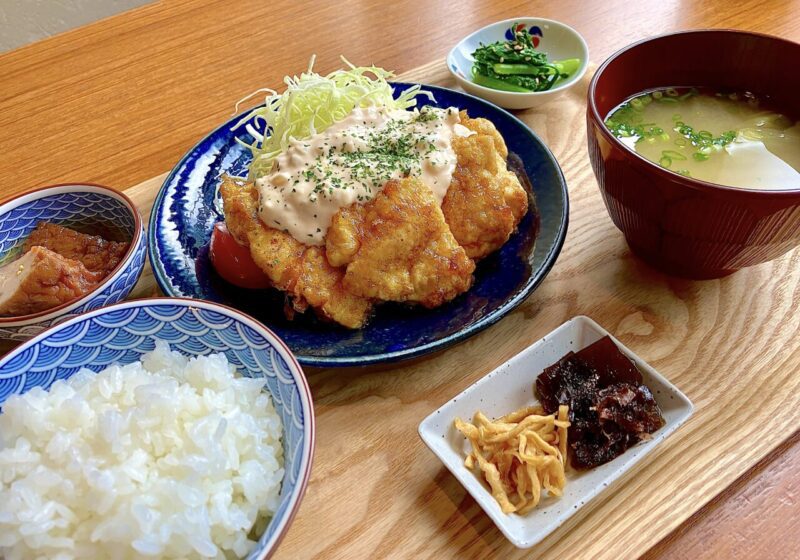 よつば食堂　チキン南蛮定食