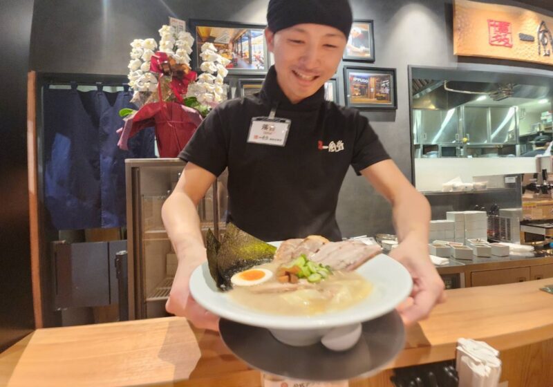 一風堂大名本店別館店長、落合さん