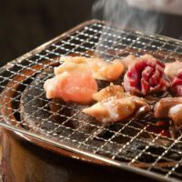 久本　肉を焼いてるところ