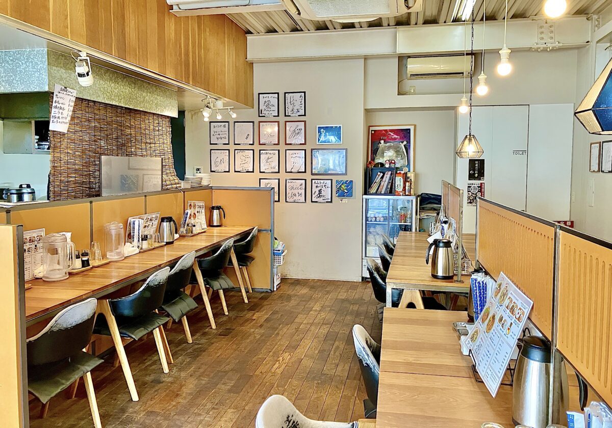 あづまや_店内