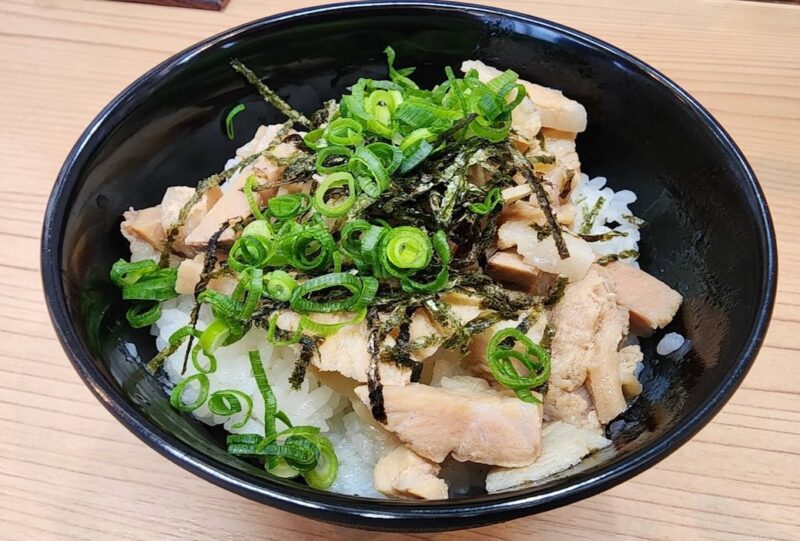 博多豚骨ラーメンぶっとび チャーシューごはん
