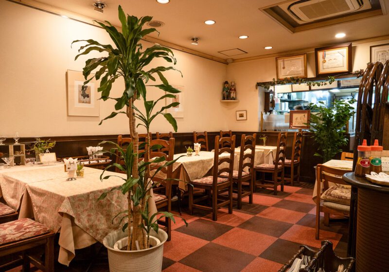 天神 レストラン達 店内