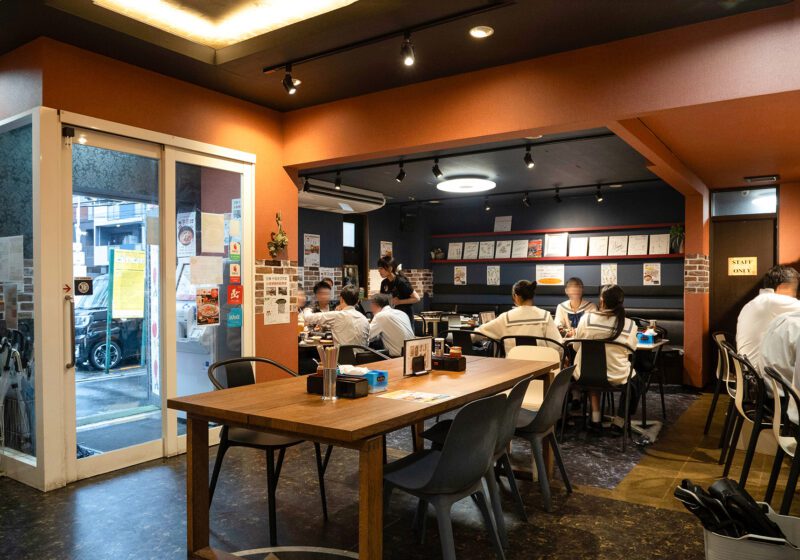 元祖トマトラーメン 三味 十日えびす店 店内
