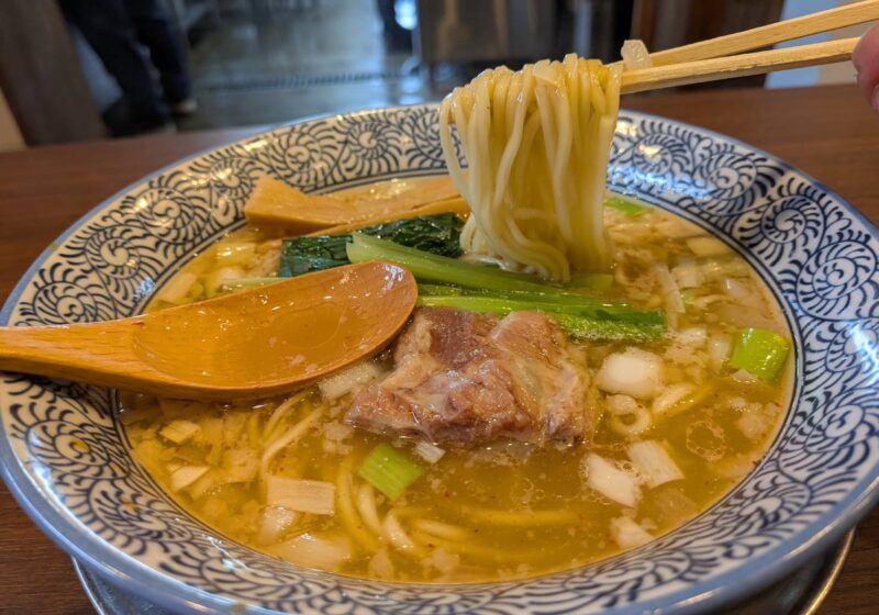 中華そばタンポポ 麺持ち