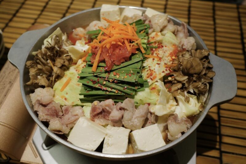 元祖トマトラーメンと辛麺と元祖トマトもつ鍋 三味(333)もつ鍋