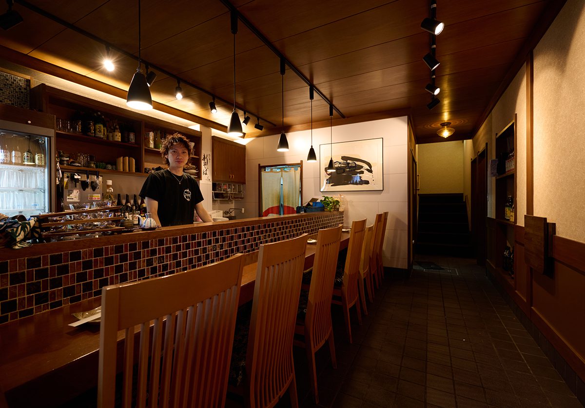 ごくつぶし店内