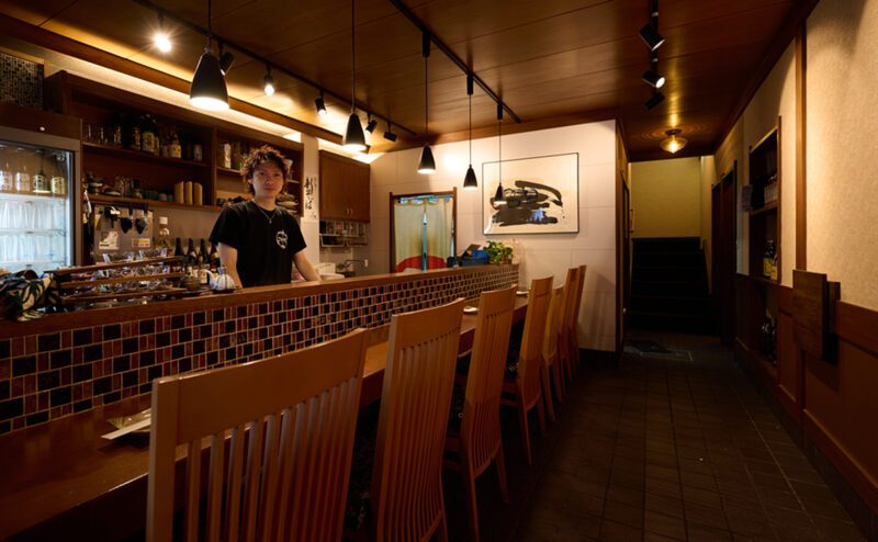 ごくつぶし店内