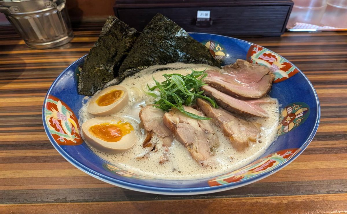 創作白湯かなで 特製鶏豚