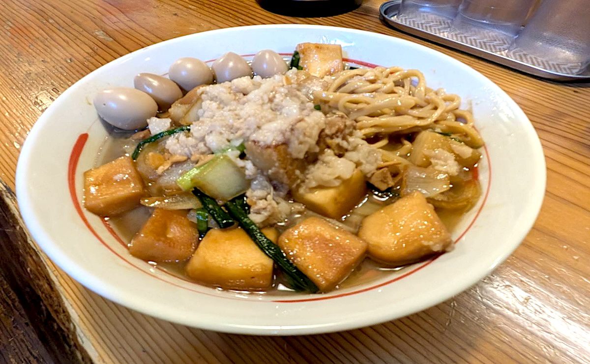 ワンパク軒スタミナワンパクそば、ハンペン、うずらトッピング