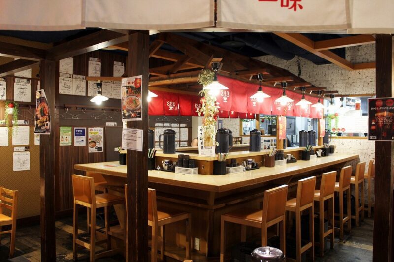 三味キャナル 店内