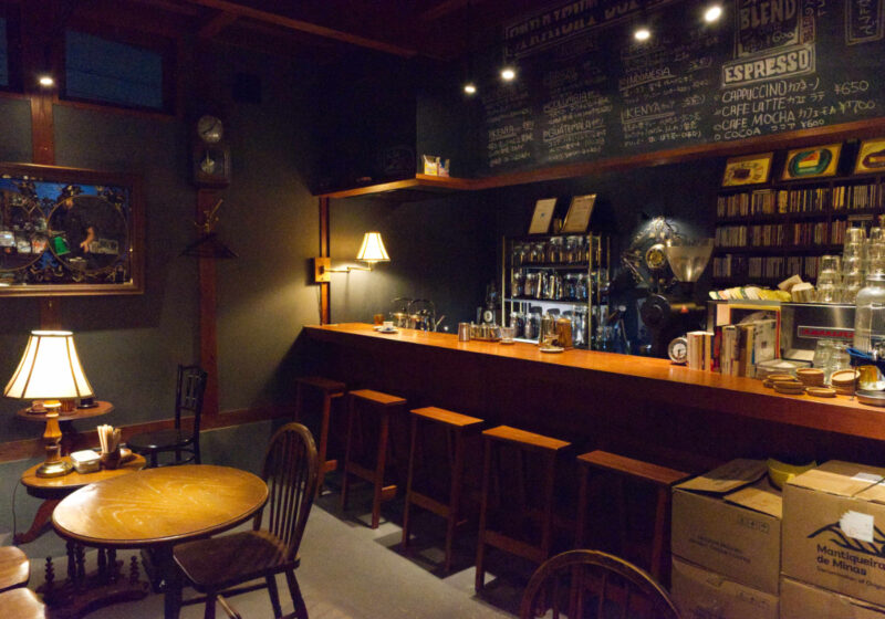 綾部珈琲店 店内