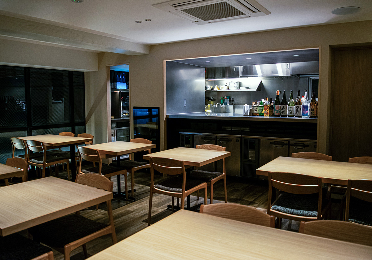 水炊きと素揚げ店内