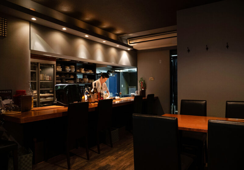 薬院　信　店内