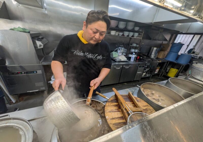 クモノウエ 店主