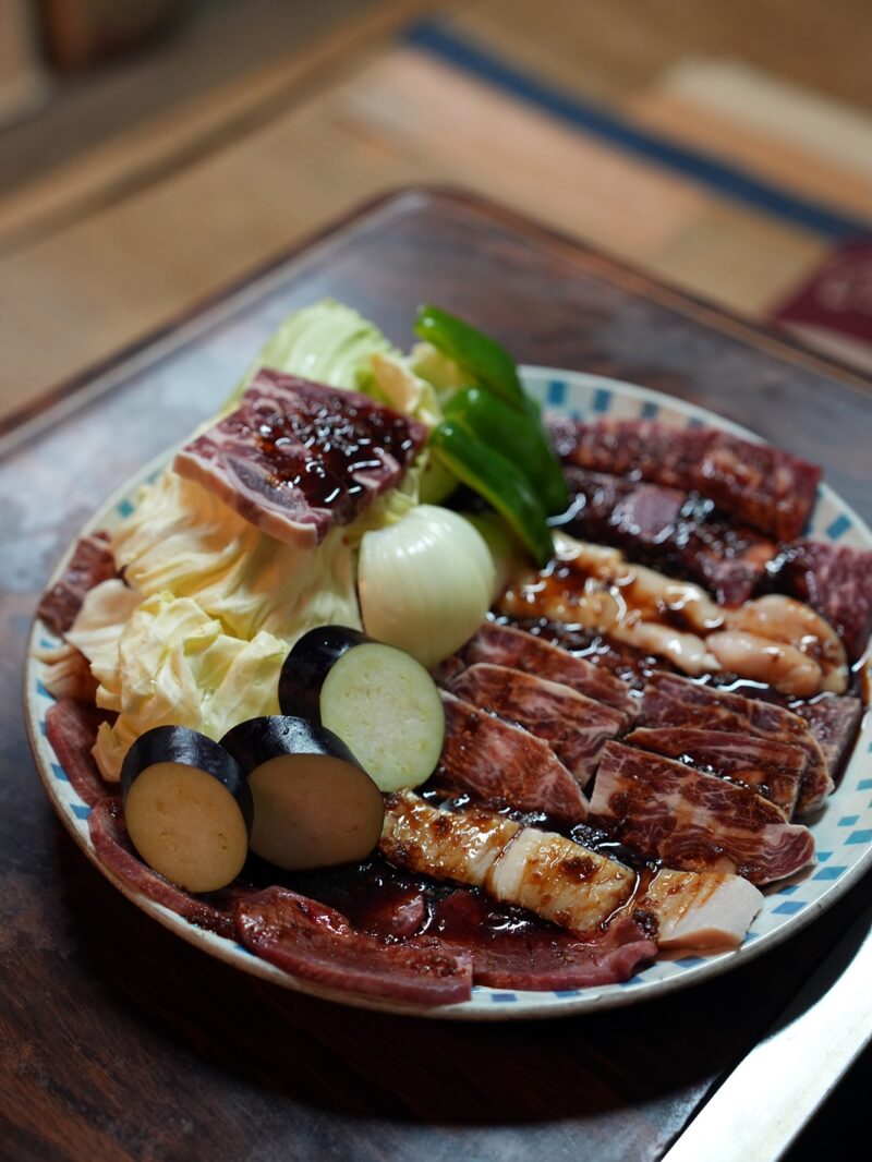 安い煙い旨い焼肉屋さん ガンガン焼いてバクバク食べるスタイル - RKB毎日放送