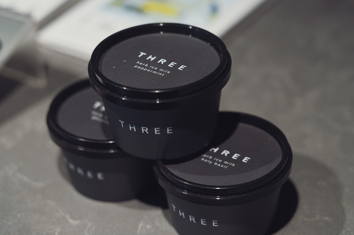THREE_商品