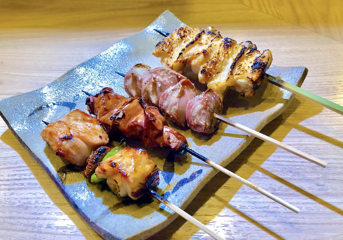 豚バラなし！鶏のあらゆる部位を堪能できる焼鳥店